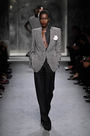 トム フォード(TOM FORD) 2025-26年秋冬ウィメンズ&メンズコレクション  - 写真51