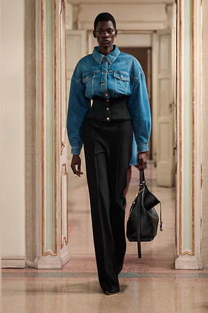 エリザベッタ フランキ(ELISABETTA FRANCHI) 2025-26年秋冬ウィメンズコレクション  - 写真7