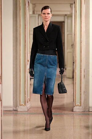 エリザベッタ フランキ(ELISABETTA FRANCHI) 2025-26年秋冬ウィメンズコレクション  - 写真8