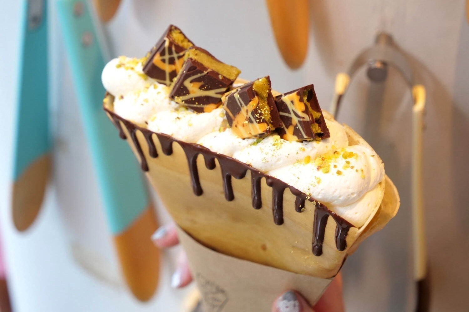クレープ｜クレープ専門店「クレープとエスプレッソと」自由が丘に、ピスタチオ×とろけるドバイチョコの限定メニュー