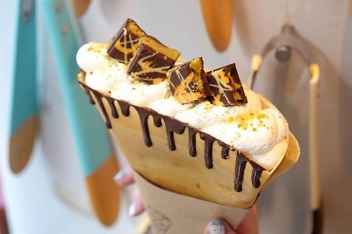 クレープ専門店「クレープとエスプレッソと」自由が丘に、ピスタチオ×とろけるドバイチョコの限定メニュー