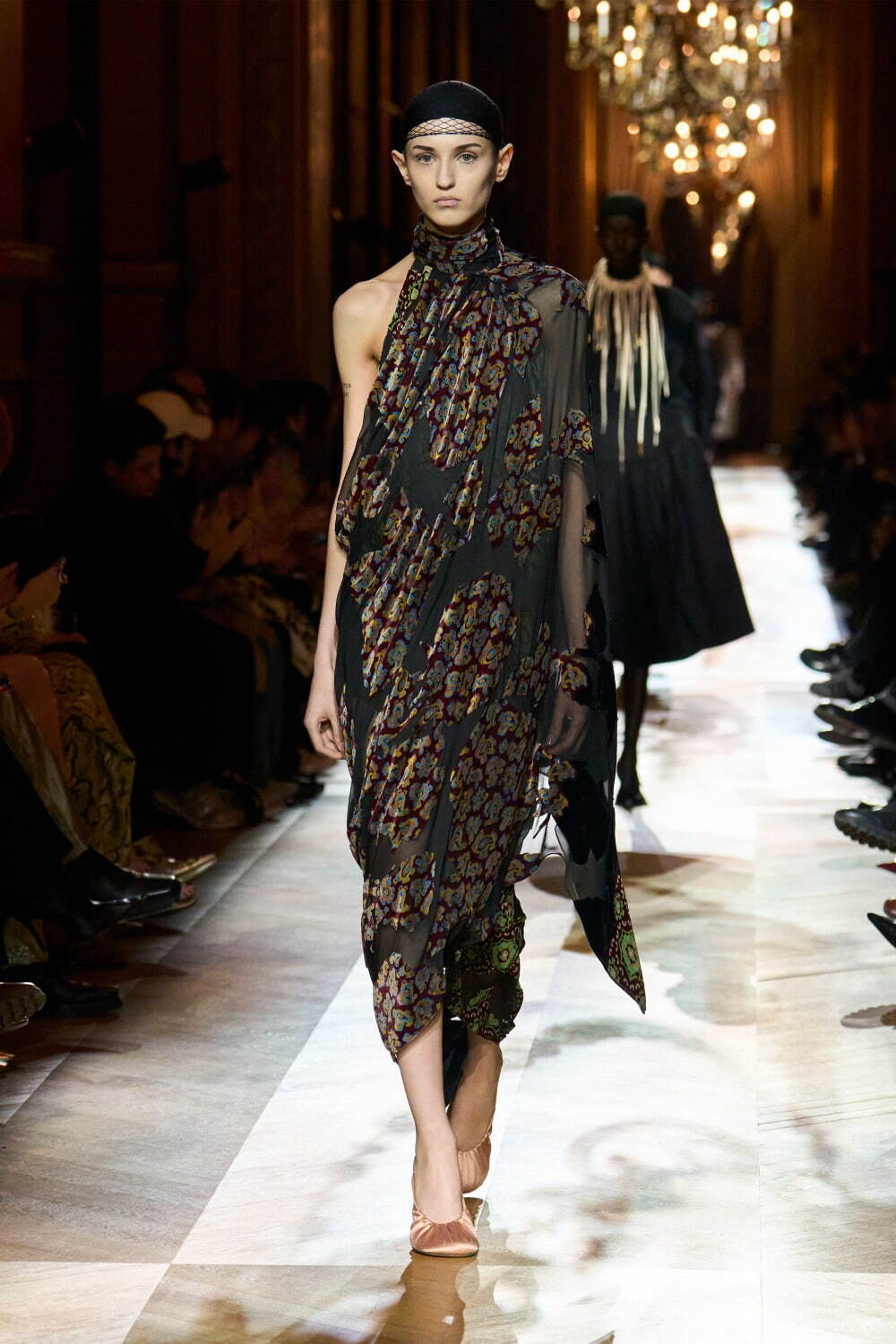 ドリス ヴァン ノッテン(DRIES VAN NOTEN) 2025-26年秋冬ウィメンズコレクション  - 写真2