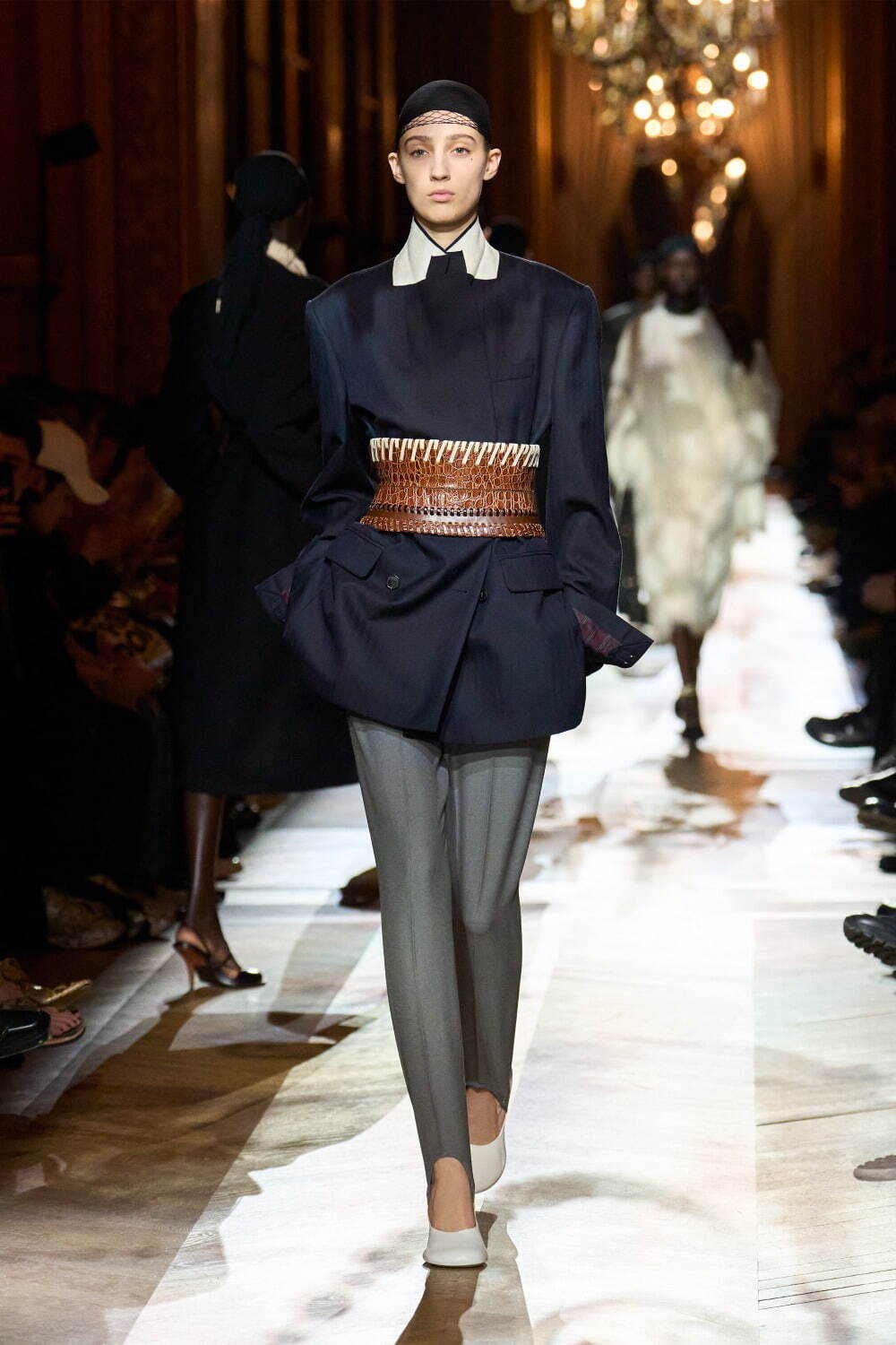 ドリス ヴァン ノッテン(DRIES VAN NOTEN) 2025-26年秋冬ウィメンズコレクション  - 写真10