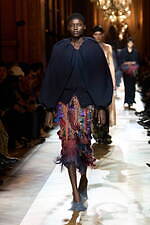 ドリス ヴァン ノッテン 2025年秋冬ウィメンズコレクション - 濃密に流転するテクスチャー｜写真54