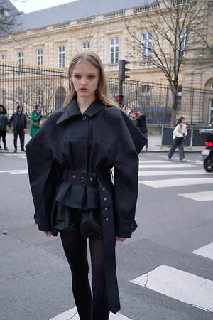 ヴィクター＆ロルフ(VIKTOR & ROLF) 2025-26年秋冬ウィメンズコレクション  - 写真13