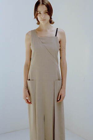 イン(IHNN) 2024-25年秋冬ウィメンズコレクション  - 写真16