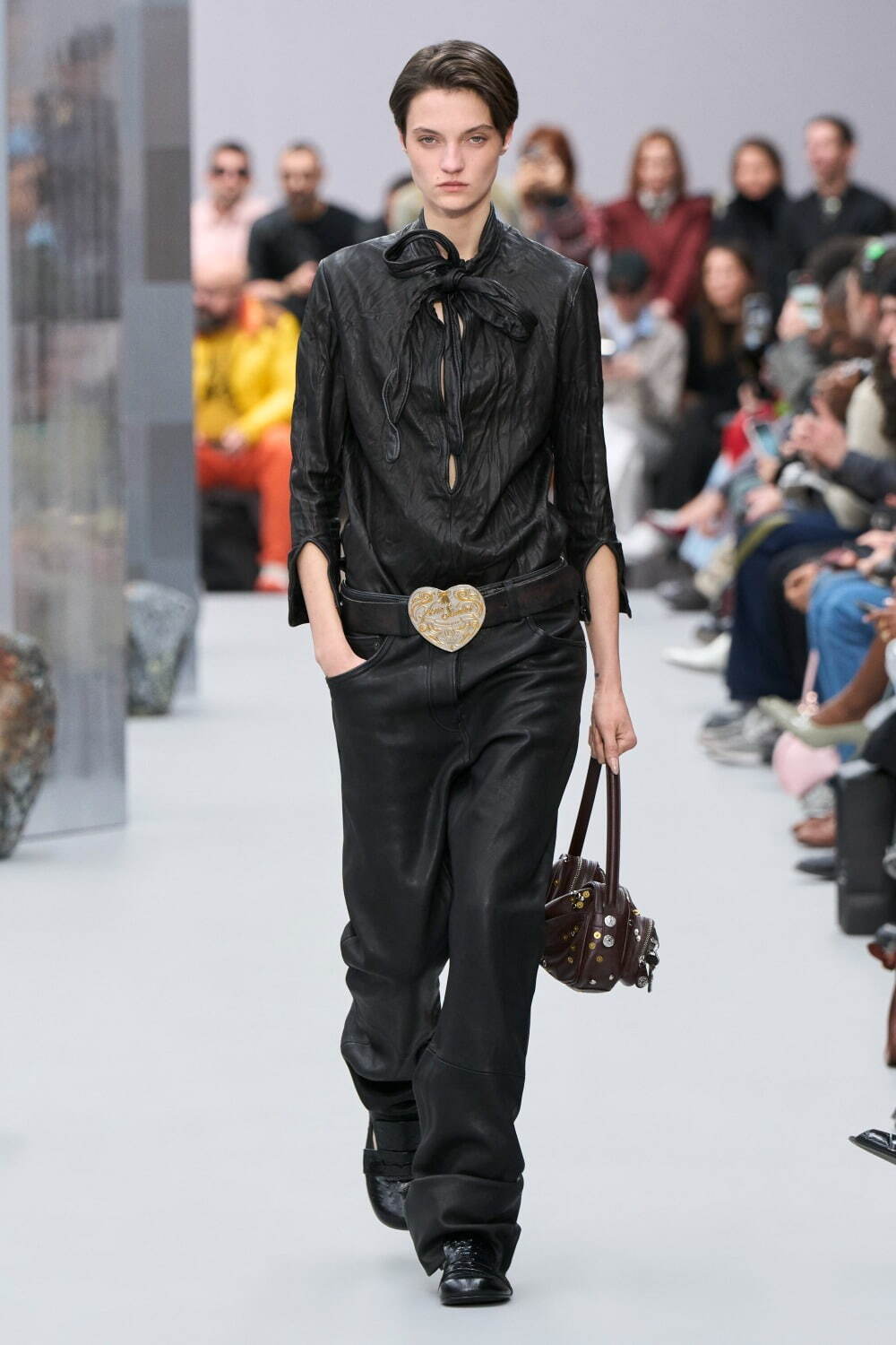 アクネ ストゥディオズ(Acne Studios) 2025-26年秋冬ウィメンズコレクション  - 写真30