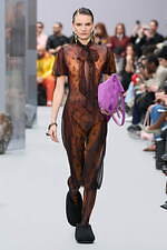 アクネ ストゥディオズ 25-26年秋冬ウィメンズコレクション - 自然と都市、コントラストの探求｜写真4