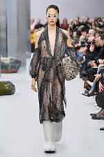 アクネ ストゥディオズ 25-26年秋冬ウィメンズコレクション - 自然と都市、コントラストの探求｜写真10