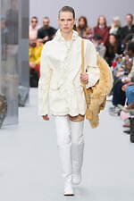 アクネ ストゥディオズ 25-26年秋冬ウィメンズコレクション - 自然と都市、コントラストの探求｜写真31