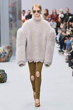 アクネ ストゥディオズ 25-26年秋冬ウィメンズコレクション - 自然と都市、コントラストの探求｜写真35