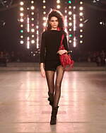 イザベル マラン 2025-26年秋冬コレクション -  80年代ニューウェーブ要素を随所に絡めて｜写真54