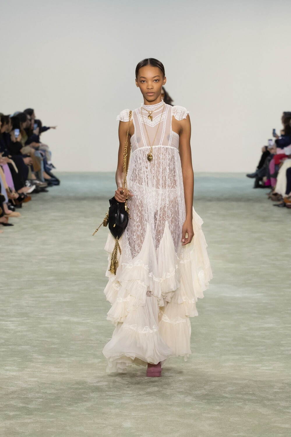 クロエ(Chloé) 2025年冬ウィメンズコレクション  - 写真12