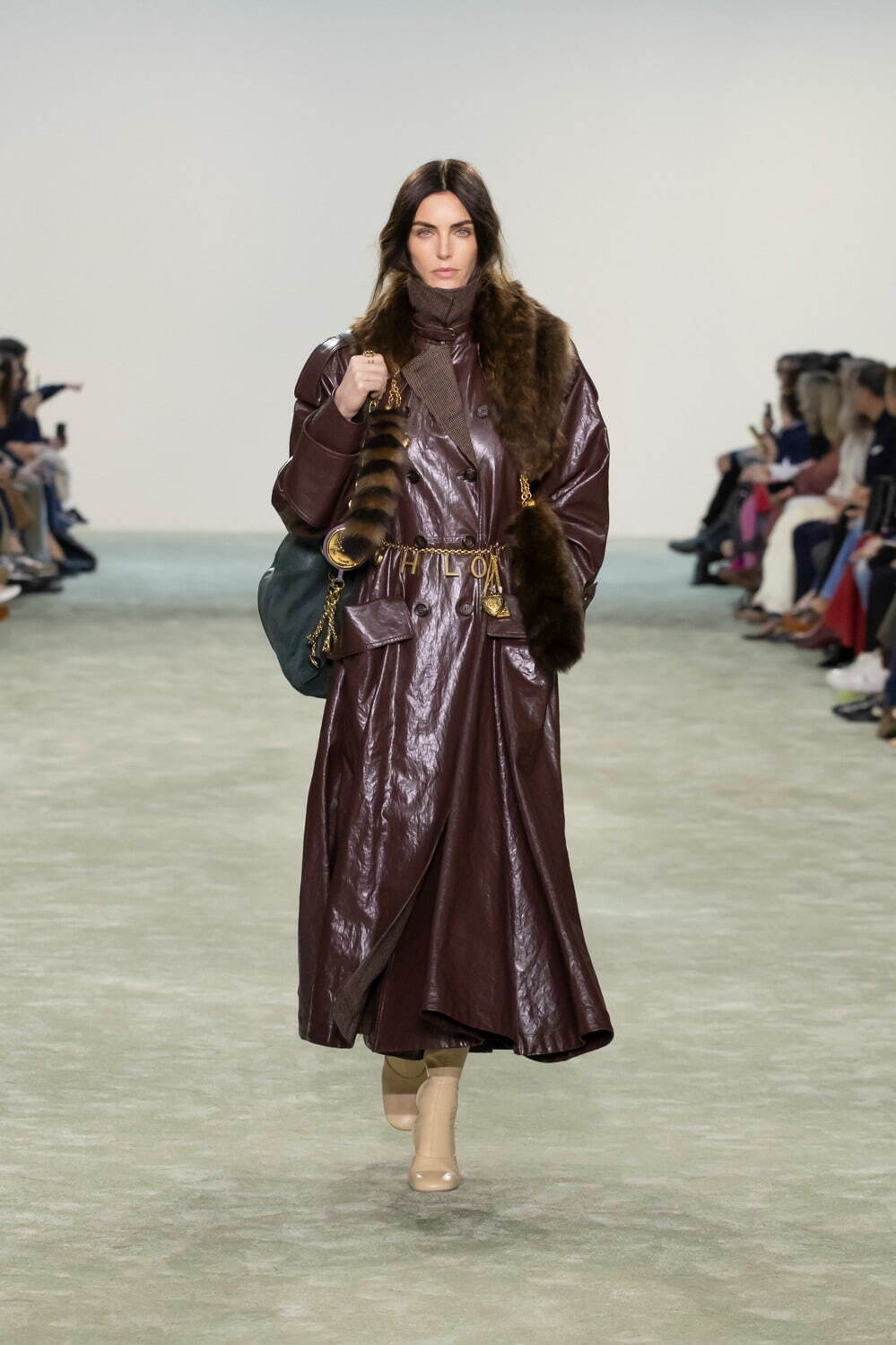 【Chloe】クロエ 2025-2026aw ウール コート ネイビー Chloé ウール製オーバーサイズコート | Chloé JP