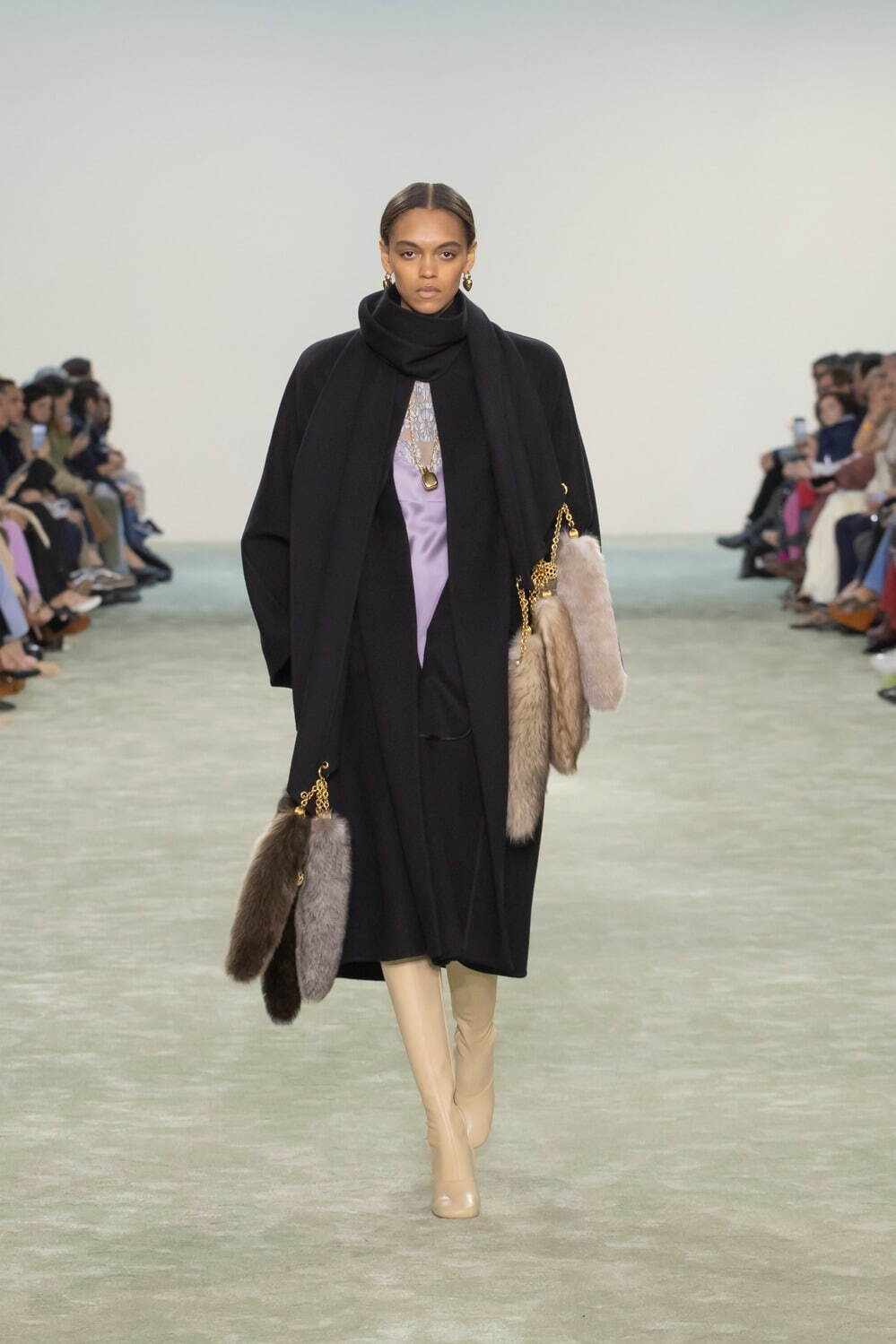【Chloe】クロエ 2025-2026aw ウール コート ネイビー Chloé ウール製オーバーサイズコート | Chloé JP