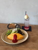 完熟いちごのミルフィーユ＆“ホロホロ”牛タンオムライス、新宿高島屋イベント「カフェ むにぺこ」に集結｜写真1