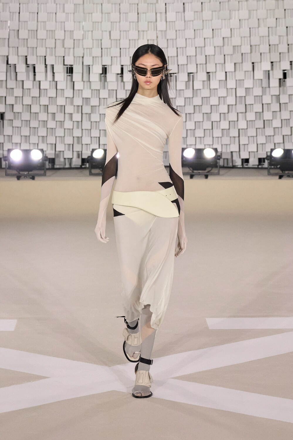オフ-ホワイト (OFF-WHITE) 2025-26年秋冬ウィメンズ&メンズコレクション  - 写真40