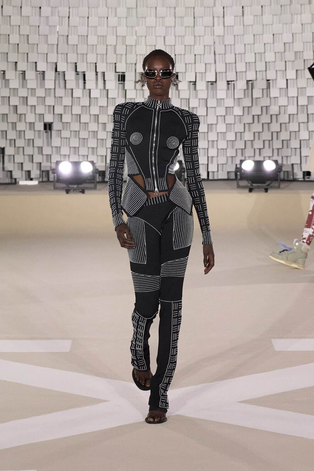 オフ-ホワイト (OFF-WHITE) 2025-26年秋冬ウィメンズ&メンズコレクション  - 写真41