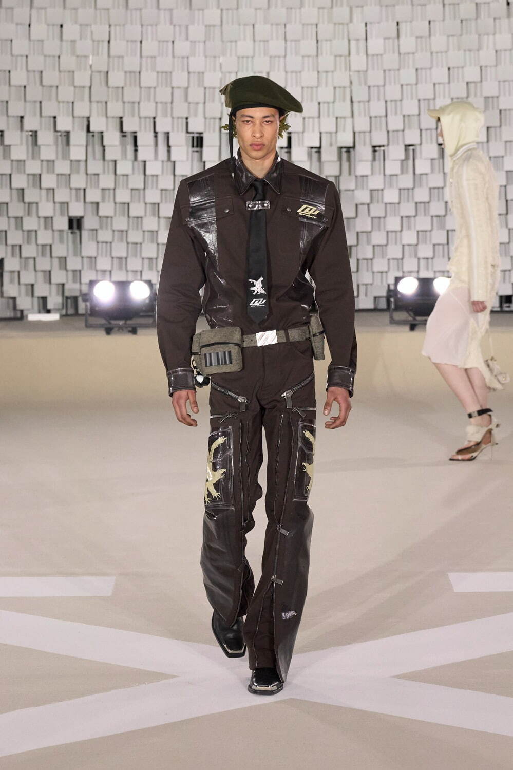 オフ-ホワイト (OFF-WHITE) 2025-26年秋冬ウィメンズ&メンズコレクション  - 写真48