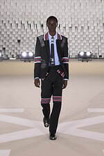 オフ-ホワイト 2025-26年秋冬コレクション - 均質性に抗う個の強さと忍耐｜写真2