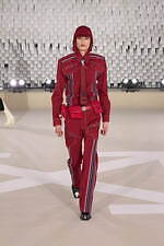 オフ-ホワイト 2025-26年秋冬コレクション - 均質性に抗う個の強さと忍耐｜写真7