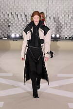 オフ-ホワイト 2025-26年秋冬コレクション - 均質性に抗う個の強さと忍耐｜写真16