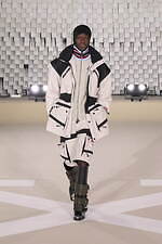 オフ-ホワイト 2025-26年秋冬コレクション - 均質性に抗う個の強さと忍耐｜写真19