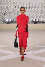 オフ-ホワイト 2025-26年秋冬コレクション - 均質性に抗う個の強さと忍耐｜写真23