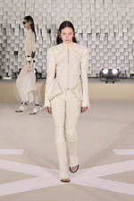 オフ-ホワイト 2025-26年秋冬コレクション - 均質性に抗う個の強さと忍耐｜写真42