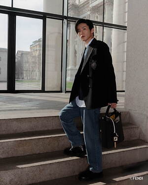 【FENDI】フェンディ 目黒蓮さん着用 パッチポケット付 Tシャツ FENDI】フェンディ 目黒蓮さん着用 パッチポケット付 Tシャツ