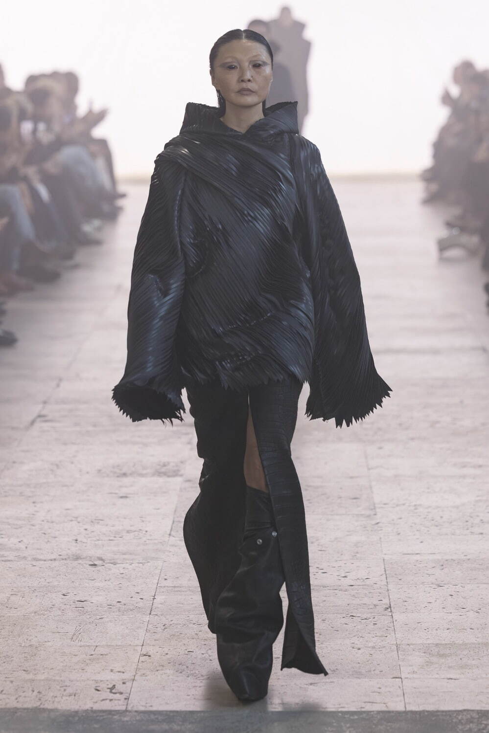 リック・オウエンス(Rick Owens) 2025-26年秋冬ウィメンズコレクション  - 写真15