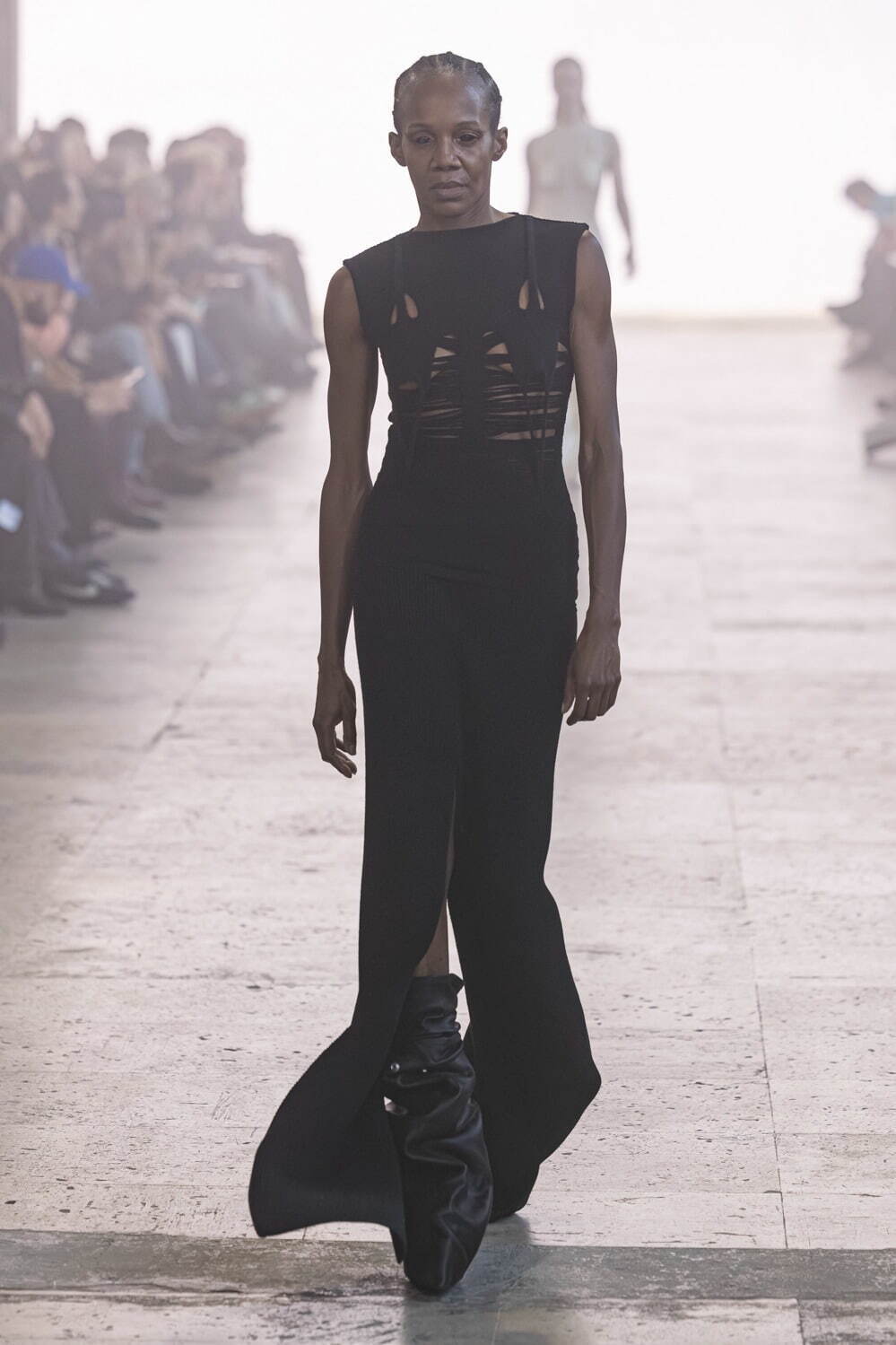 リック・オウエンス(Rick Owens) 2025-26年秋冬ウィメンズコレクション  - 写真49