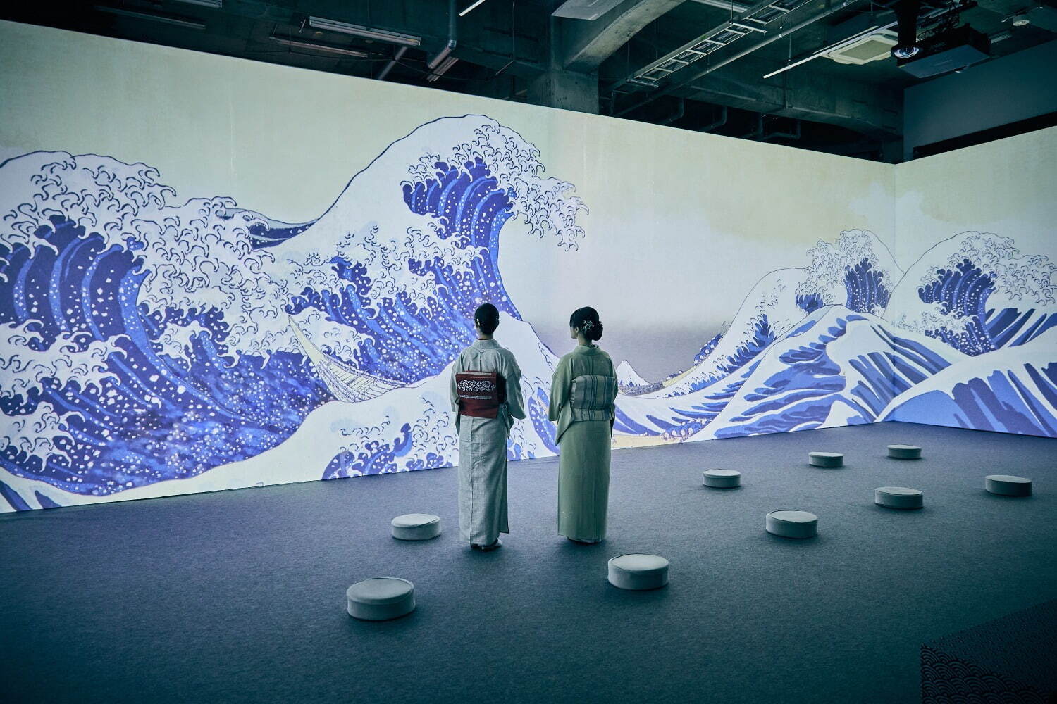 イマーシブ展覧会「動き出す浮世絵展」福岡で、葛飾北斎らの浮世絵が没入感溢れるデジタルアートに｜写真1