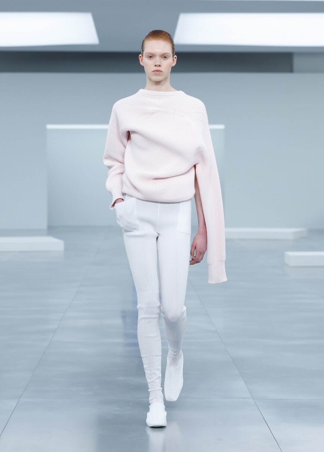 イッセイ ミヤケ 2025-26年秋冬｜female ニット／セーター