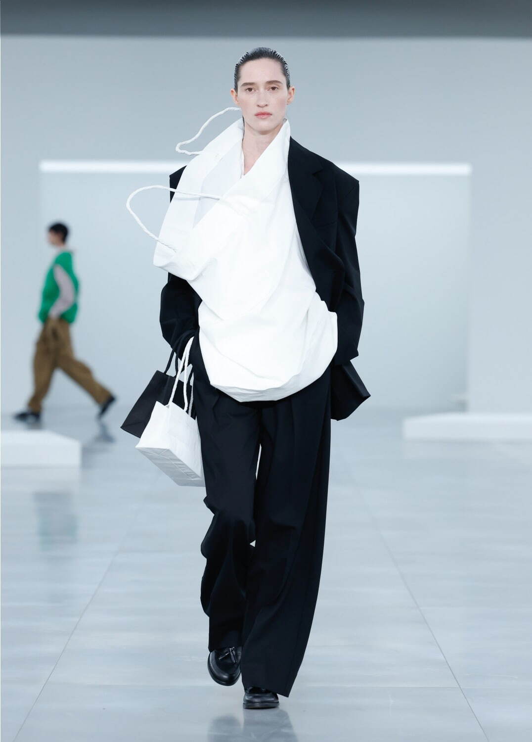 イッセイ ミヤケ(ISSEY MIYAKE) 2025-26年秋冬ウィメンズコレクション  - 写真32