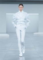 イッセイ ミヤケ 2025-26年秋冬コレクション、相対的な要素の間に存在する“曖昧さ”を追求｜写真16