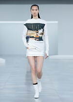 イッセイ ミヤケ 2025-26年秋冬コレクション、相対的な要素の間に存在する“曖昧さ”を追求｜写真39