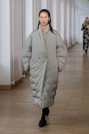 クリスチャン ワイナンツ(christian wijnants) 2025-26年秋冬ウィメンズコレクション  - 写真5