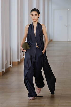 クリスチャン ワイナンツ(christian wijnants) 2025-26年秋冬ウィメンズコレクション  - 写真20