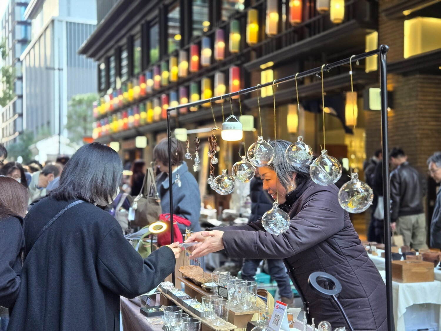 「第33回 オールドニューマーケット」東京・日本橋仲通りで、アクセサリーや暮らしの道具など約50店舗｜写真8