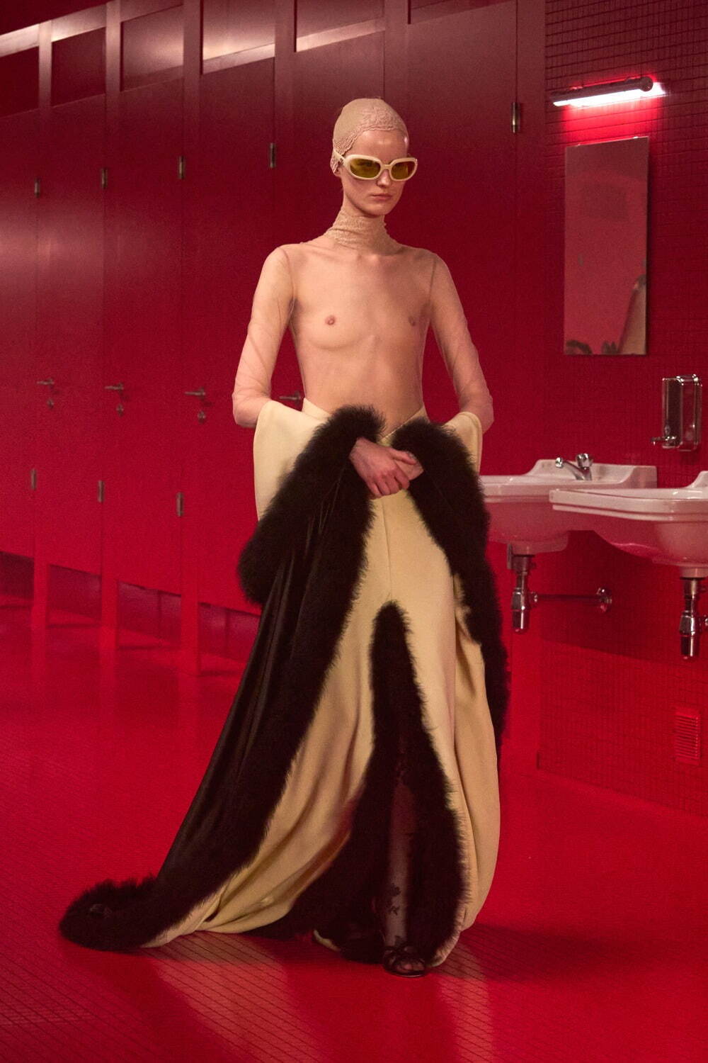 ヴァレンティノ(VALENTINO) 2025-26年秋冬ウィメンズ&メンズコレクション シルエット - 写真10