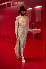 ヴァレンティノ 2025-26年秋冬コレクション - 真の“親密さ”とは何か？｜写真15