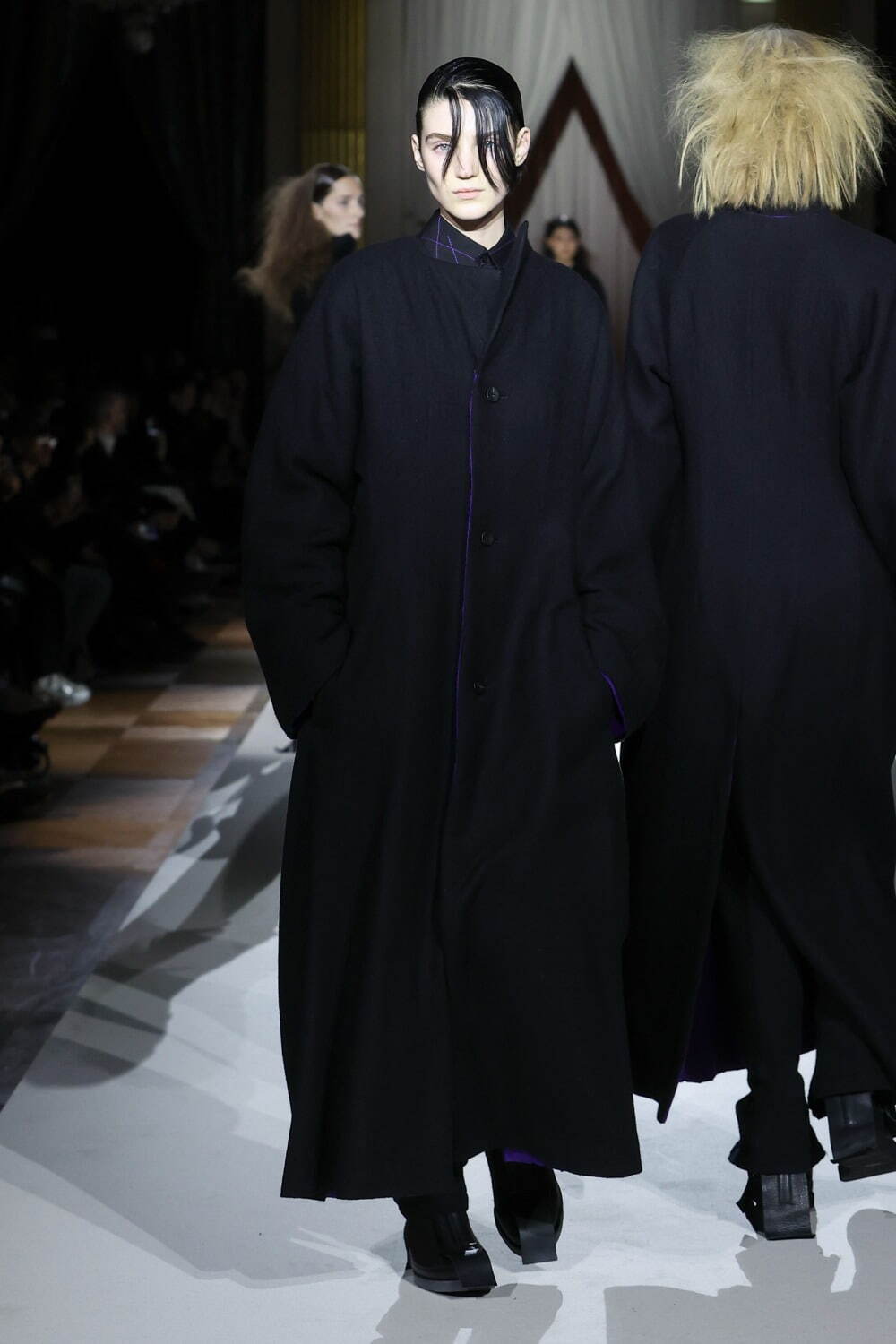 ヨウジヤマモト(Yohji Yamamoto) 2025-26年秋冬ウィメンズコレクション  - 写真40