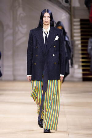 アンドレアス・クロンターラー フォー ヴィヴィアン・ウエストウッド(Andreas Kronthaler for Vivienne Westwood) 2025-26年秋冬ウィメンズ&メンズコレクション  - 写真11