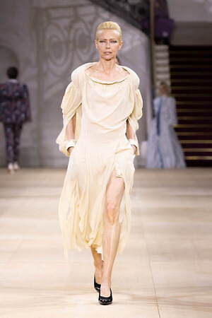 アンドレアス・クロンターラー フォー ヴィヴィアン・ウエストウッド(Andreas Kronthaler for Vivienne Westwood) 2025-26年秋冬ウィメンズ&メンズコレクション  - 写真26