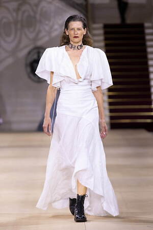 アンドレアス・クロンターラー フォー ヴィヴィアン・ウエストウッド(Andreas Kronthaler for Vivienne Westwood) 2025-26年秋冬ウィメンズ&メンズコレクション  - 写真32