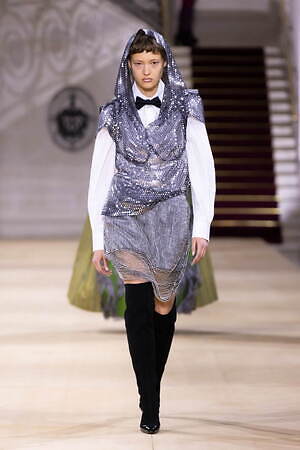 アンドレアス・クロンターラー フォー ヴィヴィアン・ウエストウッド(Andreas Kronthaler for Vivienne Westwood) 2025-26年秋冬ウィメンズ&メンズコレクション  - 写真34