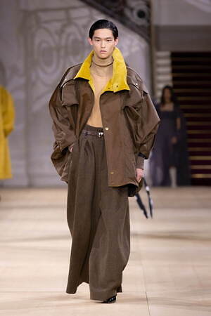 アンドレアス・クロンターラー フォー ヴィヴィアン・ウエストウッド(Andreas Kronthaler for Vivienne Westwood) 2025-26年秋冬ウィメンズ&メンズコレクション  - 写真41