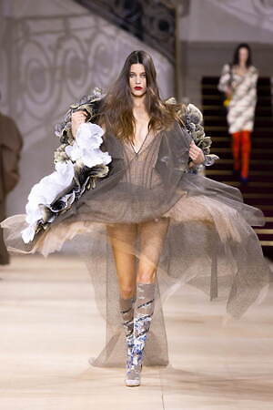 アンドレアス・クロンターラー フォー ヴィヴィアン・ウエストウッド(Andreas Kronthaler for Vivienne Westwood) 2025-26年秋冬ウィメンズ&メンズコレクション  - 写真44