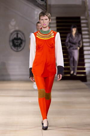 アンドレアス・クロンターラー フォー ヴィヴィアン・ウエストウッド(Andreas Kronthaler for Vivienne Westwood) 2025-26年秋冬ウィメンズ&メンズコレクション  - 写真51